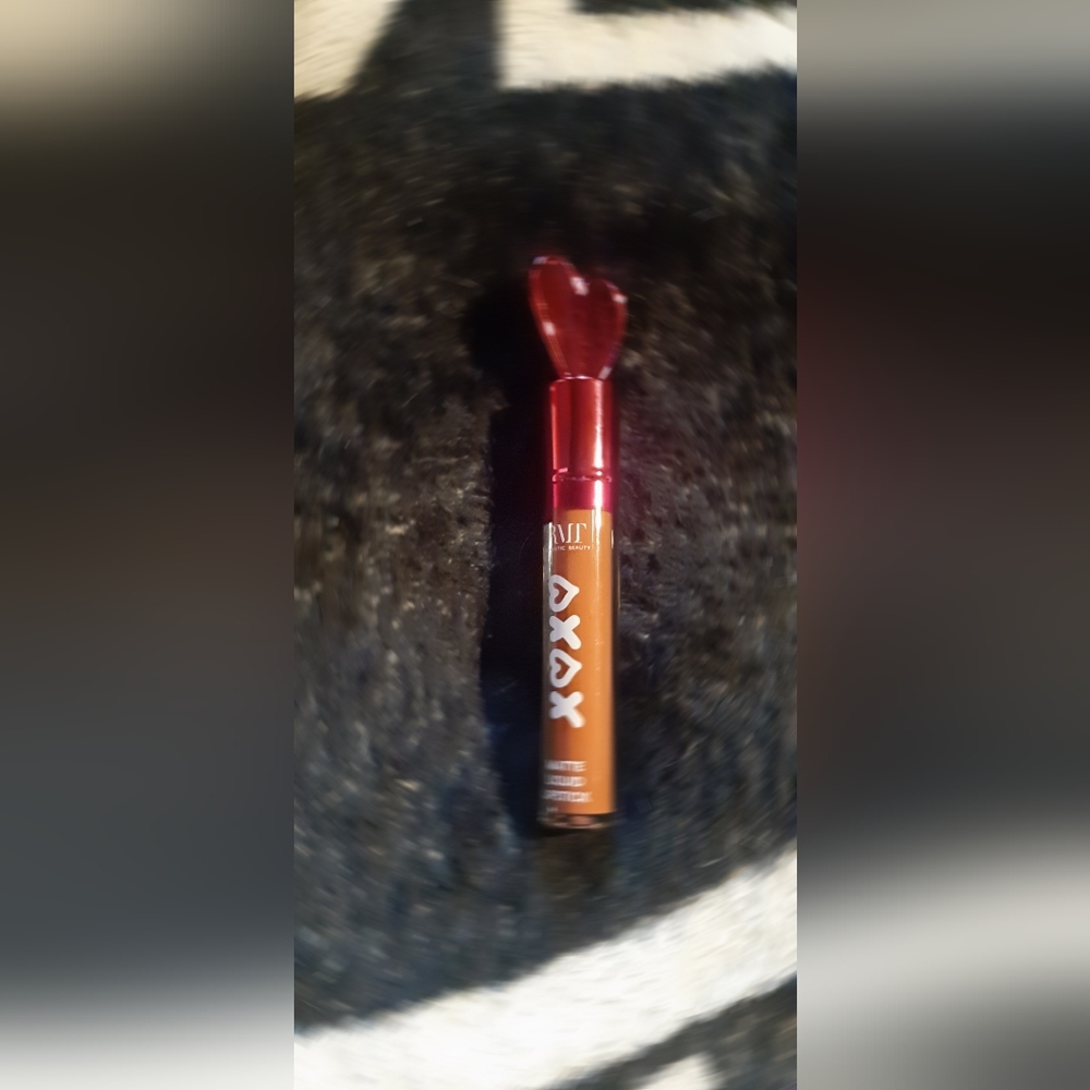 RVT XOXO Lipstick